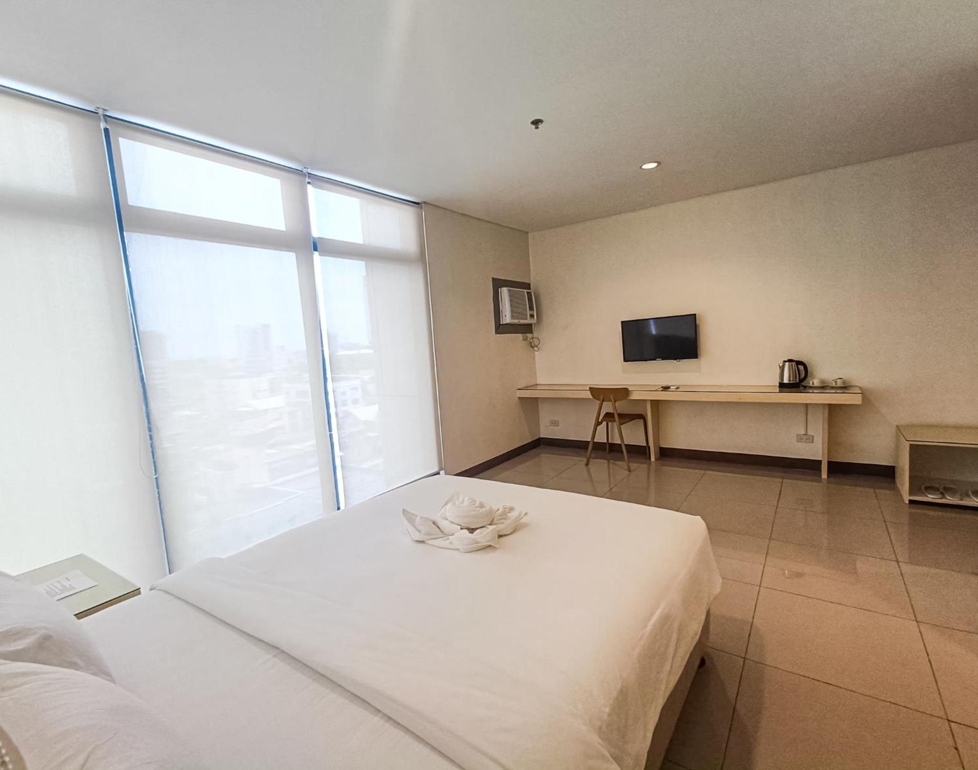 Kaizen Suites Manila Exterior photo