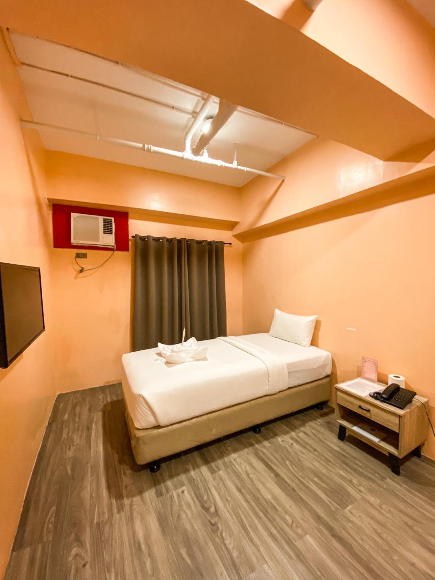 Kaizen Suites Manila Exterior photo