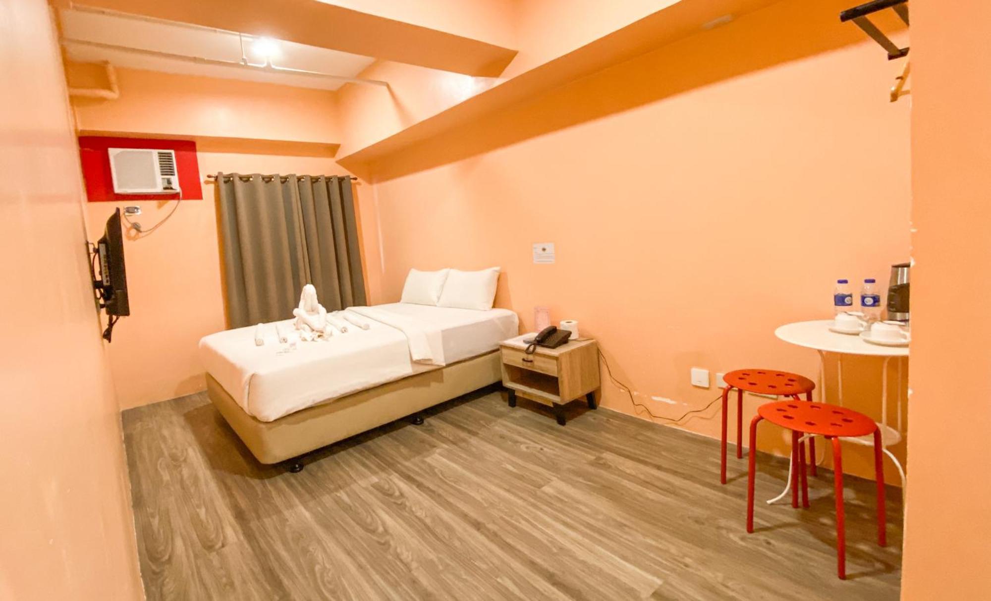 Kaizen Suites Manila Exterior photo
